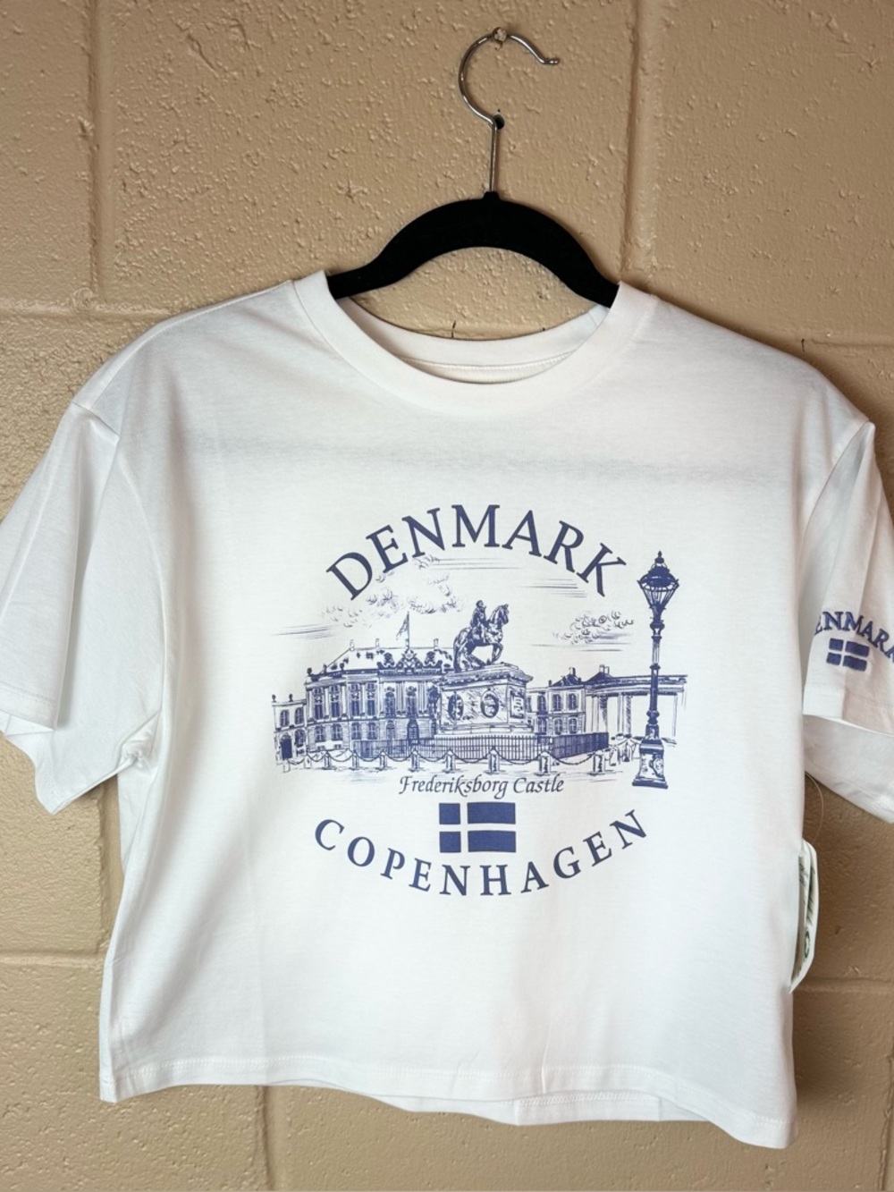NWT Organic Collective Copenhagen Denmark Organic Cotten Cropped T